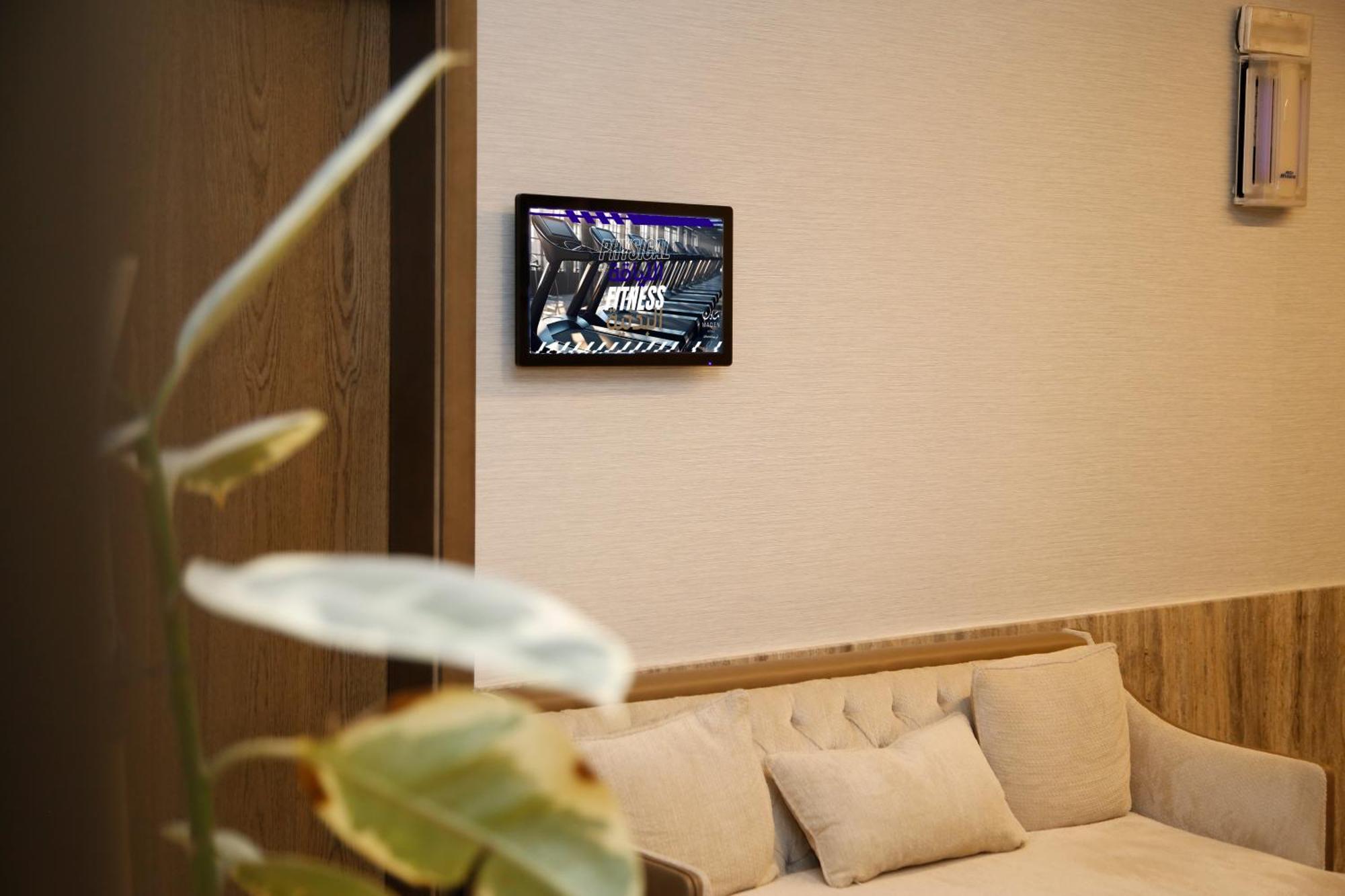 Hotel Maden Alrawda Medyna Zewnętrze zdjęcie A wall-mounted tablet